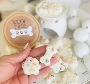 Woof Melts, Mini Pawprint and Bones Scented Wax Melts for Warmers, 8 Pack, Candle Embed, Dog Lovers Gift, Memorial Pet, Birthday, New Puppy