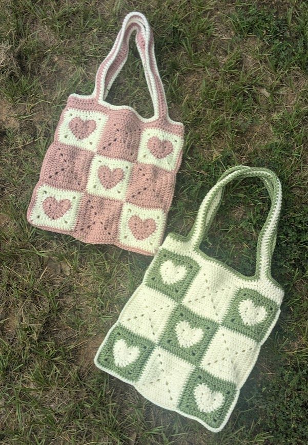 crochet - heart granny square bags